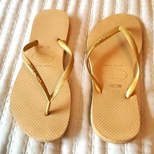 Havaianas gold flip flops sz 7/8